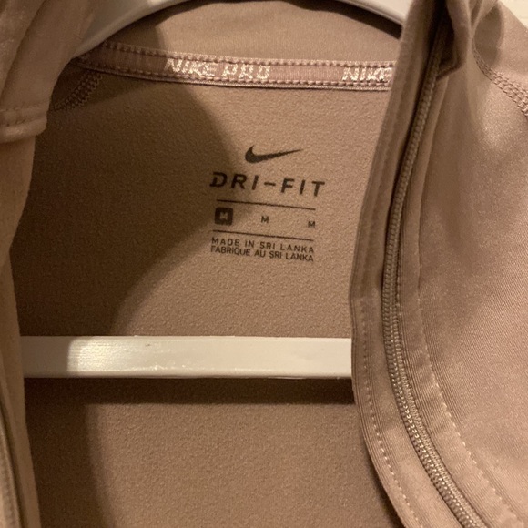 Nike Workout - Picture 2 of 3